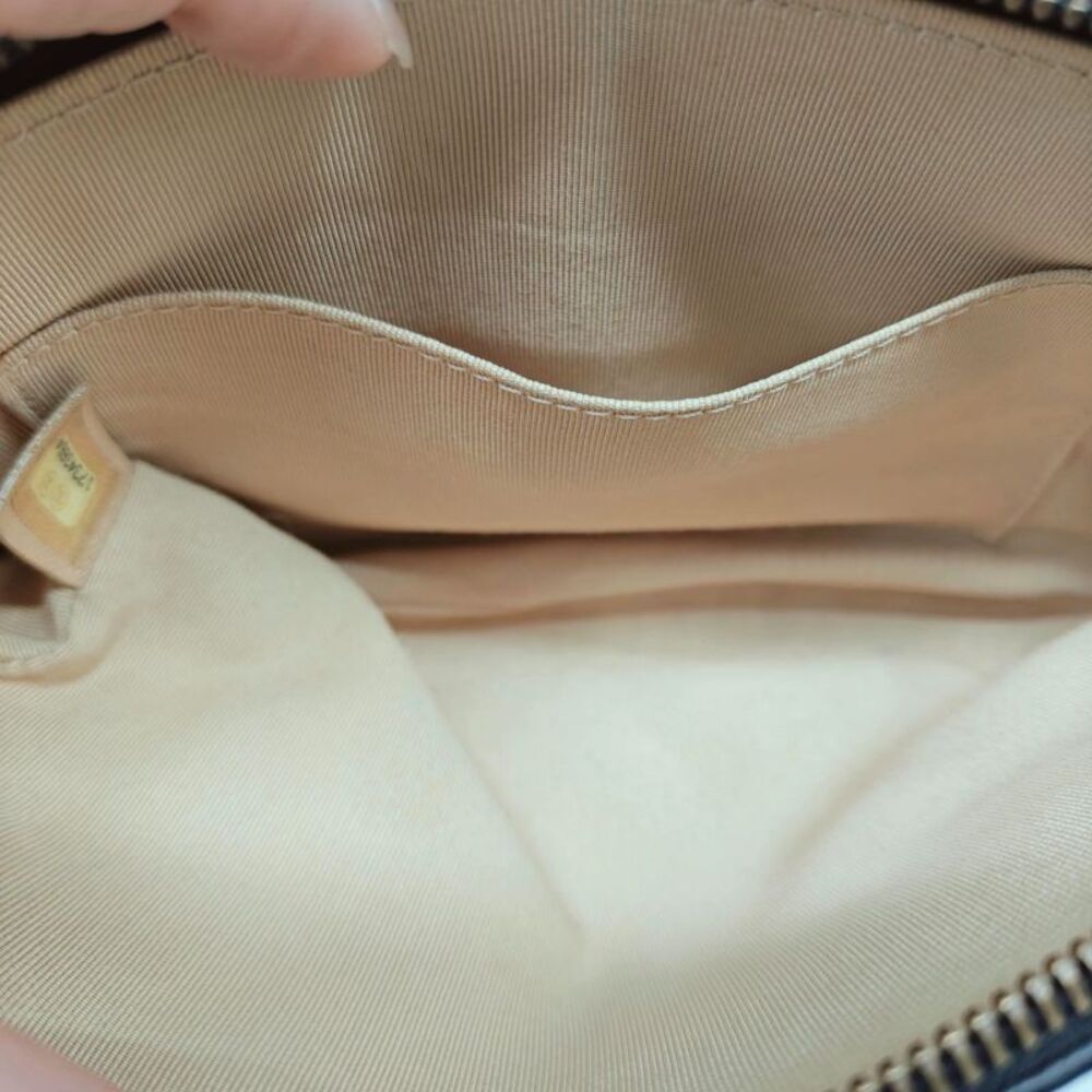 Chanel Women Pre-Loved Bag Very Good Condition - Picture 9 of 9